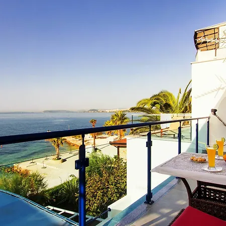 Beachfront Mediteran Hotel 3*