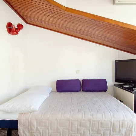 Beachfront Mediteran Hotel 3*